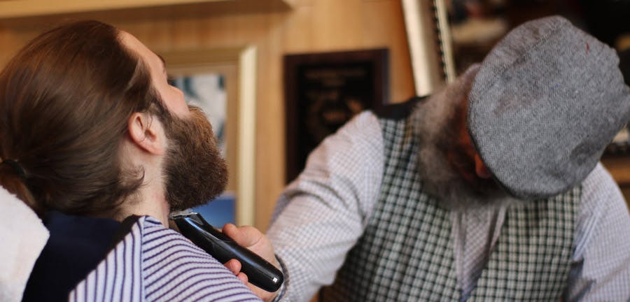 Buzzing on the Fly: Chicago barbers take a cut at the mobile life